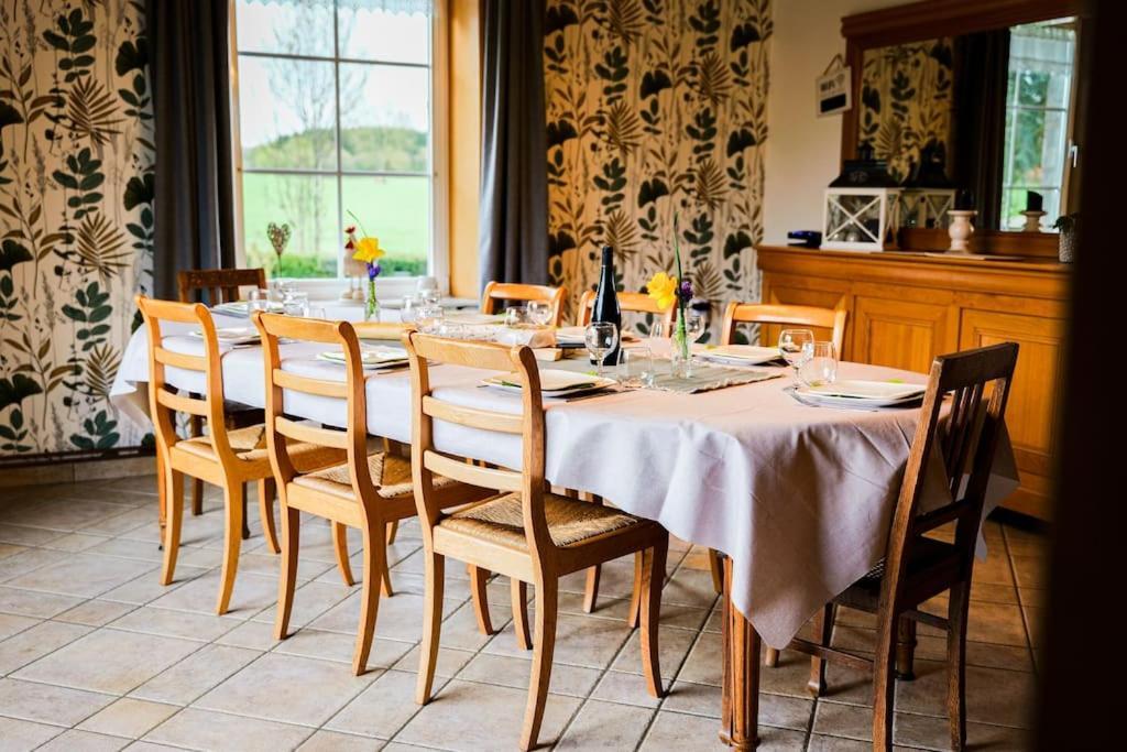 Gite La Dame Au Lit Gite A La Ferme Momignies Exteriér fotografie