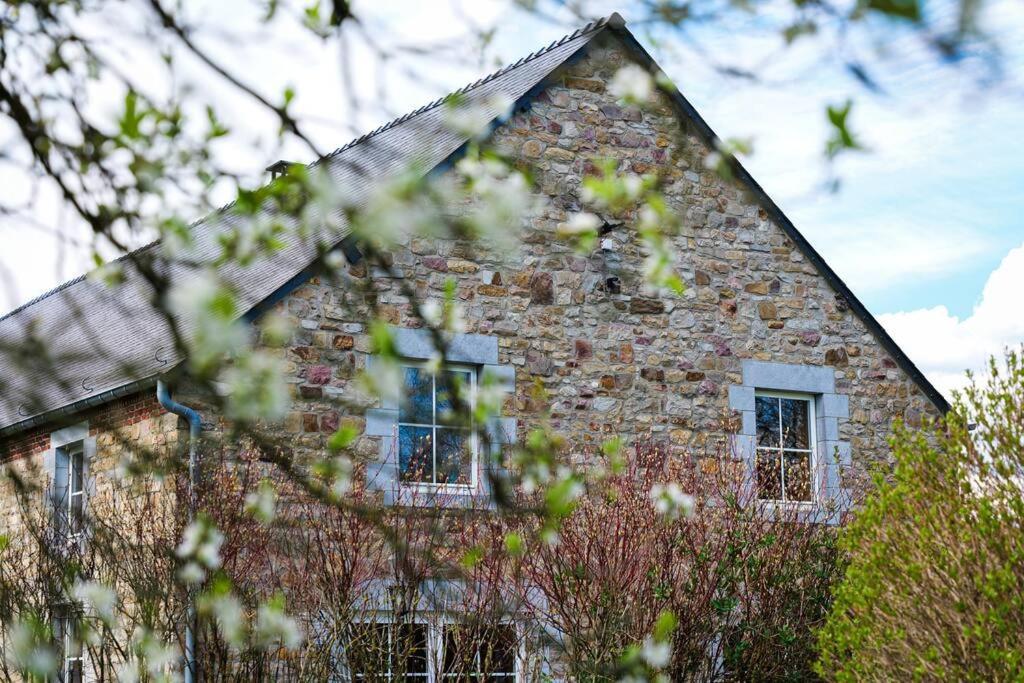 Gite La Dame Au Lit Gite A La Ferme Momignies Exteriér fotografie